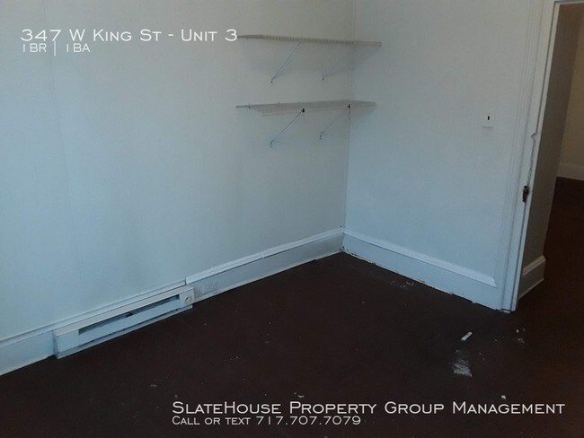 Building Photo - One Bedroom Apartment w/ Private Porch