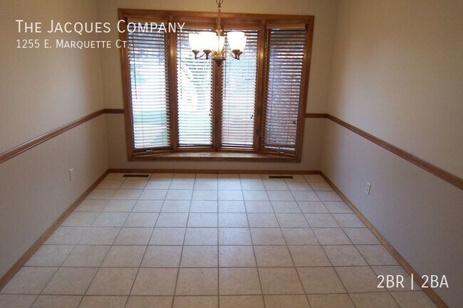 Building Photo - Very Nice Patio Home, 2 Bedroom 2 Bath wit...