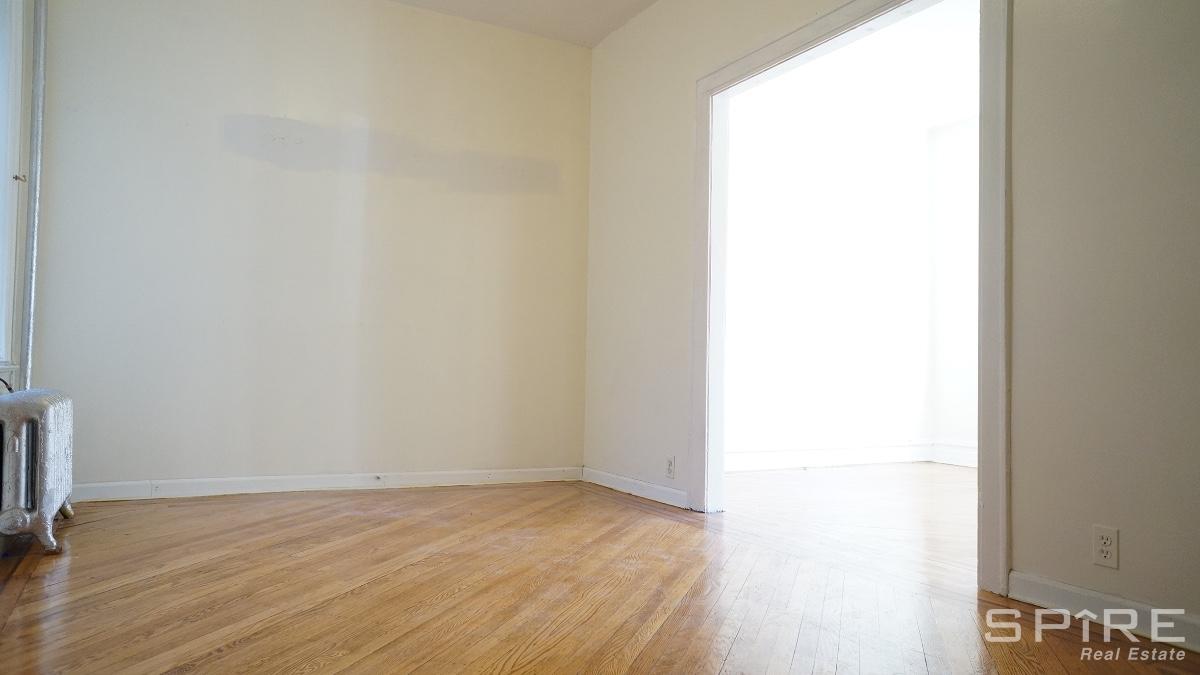 Foto del edificio - 529 E 82nd St