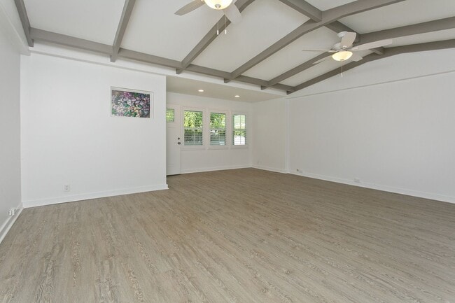Building Photo - 6127 Kawekiu Pl