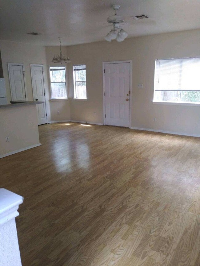 Foto del edificio - 844 Sagewood Trl