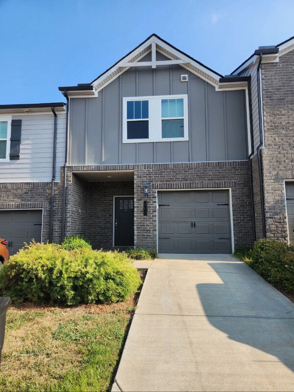Foto principal - 902 Oak Rdg Ln