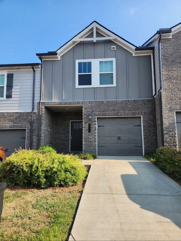 Building Photo - 902 Oak Rdg Ln