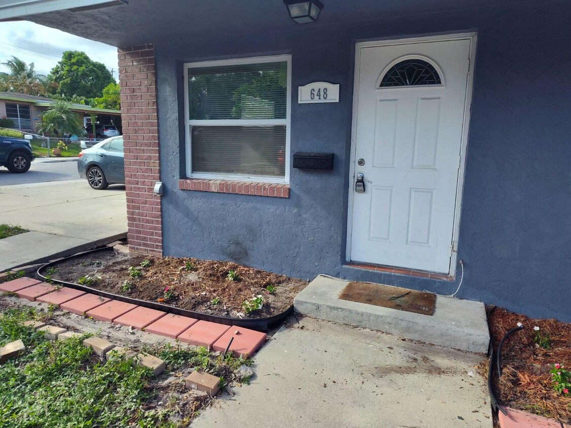 Foto principal - 650 S Pine St