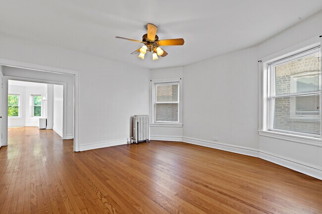 Foto del edificio - 2219 W Rosemont Ave