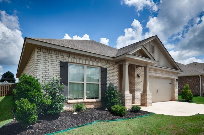 Foto del edificio - 153 Cherry Laurel Dr