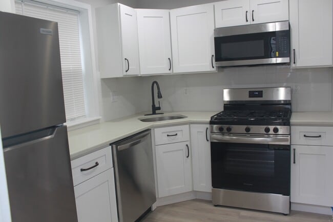 Building Photo - 3355 Argyle St