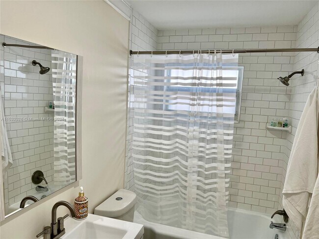 Foto del edificio - 1623 Johnson St