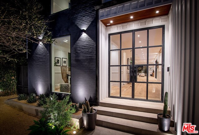 Foto del edificio - 848 N Gardner St