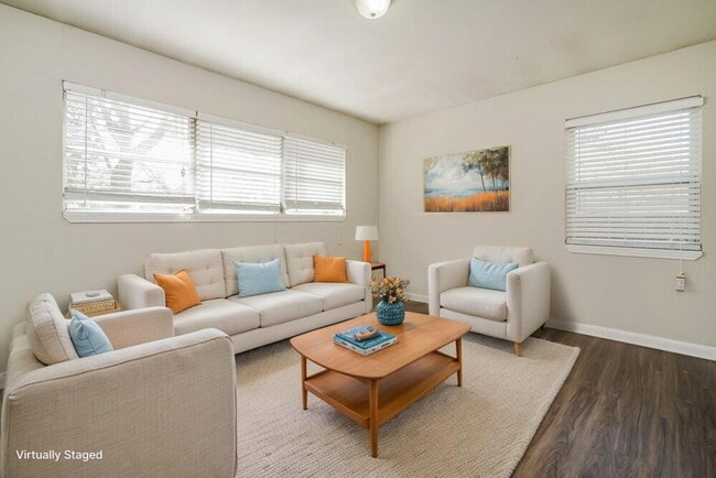Foto del edificio - 640 Oakdale Dr