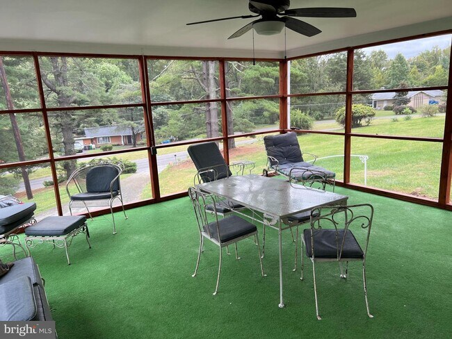 Foto del edificio - 3307 Eton Dr