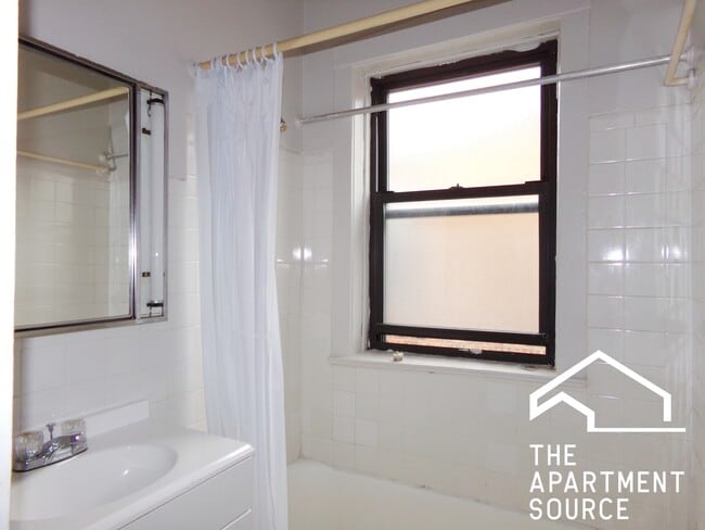 Foto del edificio - 1025 Dempster St