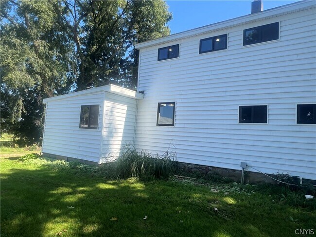 Building Photo - 34 Lake Shore Rd