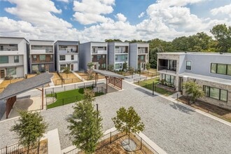 Building Photo - 10630 Greengarden Rd