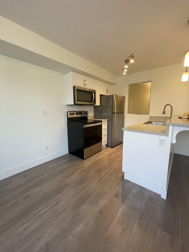 Building Photo - 30515 Cardinal Ave