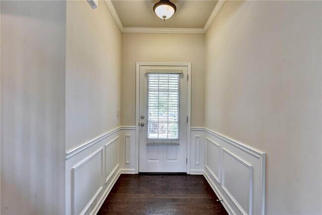 Foto del edificio - 5160 Breezewood Cir
