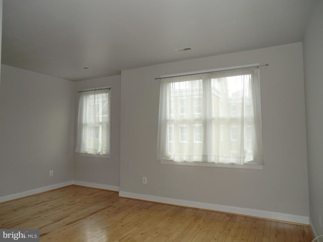 Foto del edificio - 1242 Harbor Island Walk