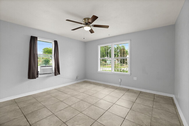 Foto del edificio - 626 Magnolia Ave