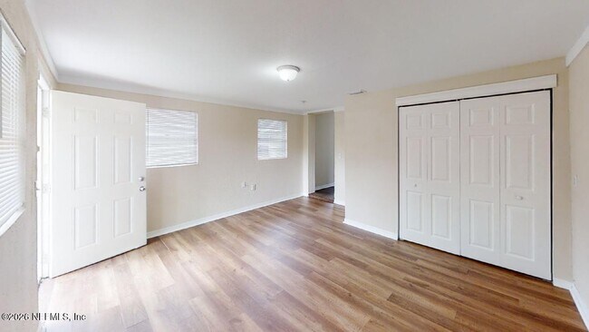 Foto del edificio - 2178 W 41st St