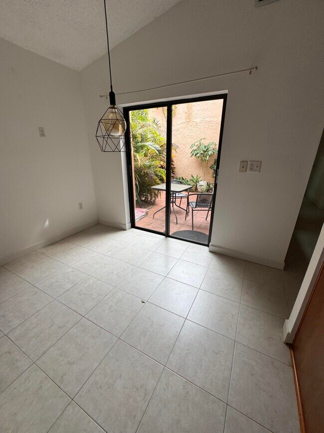 Foto del edificio - 23261 Boca Club Colony Cir