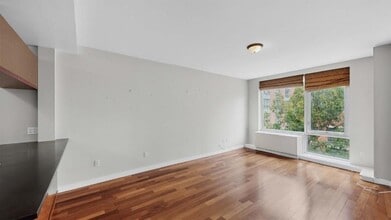 Building Photo - 2-40-40 51st Ave