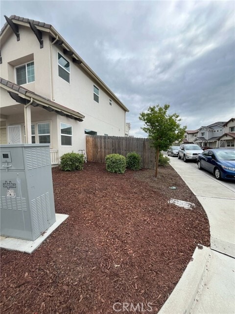 Foto del edificio - 6196 Fowler Ave