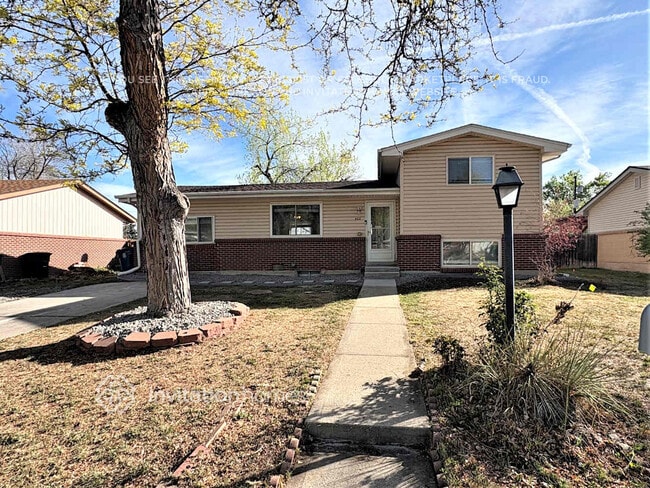 Building Photo - 402 S Robb Way