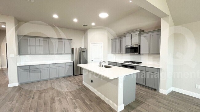 Building Photo - 2410 Trickling Creek Dr