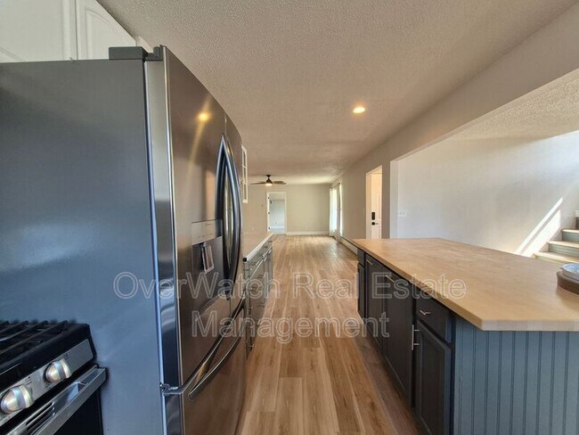 Foto del edificio - 8331 E 6th Ave