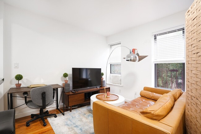 Building Photo - 317 E 75th St