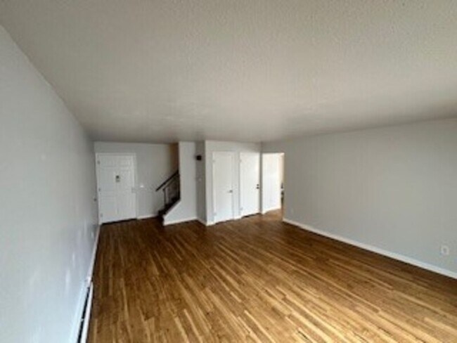 Building Photo - 1428 E 16th St