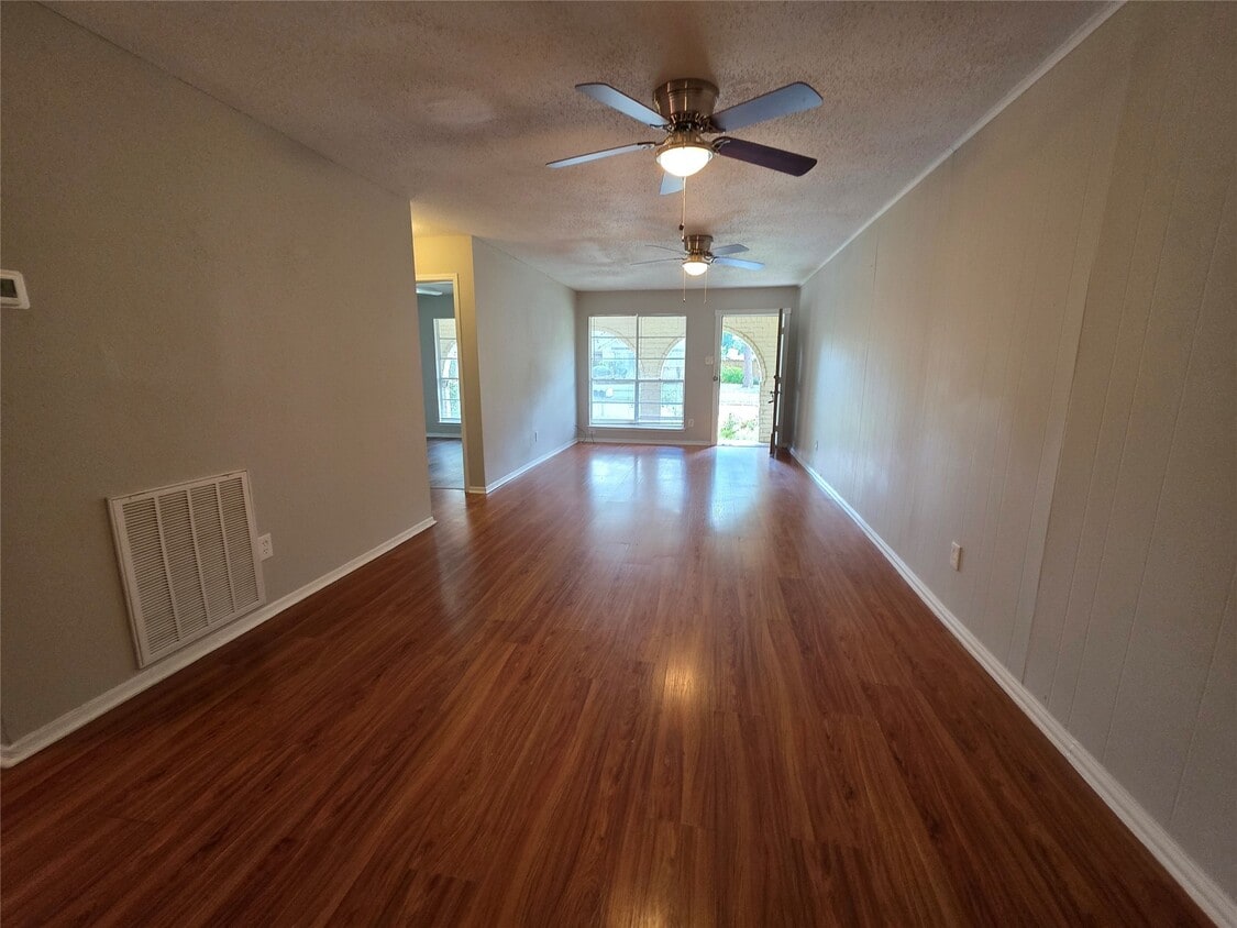 Foto principal - 12724 Shannon Hills Dr