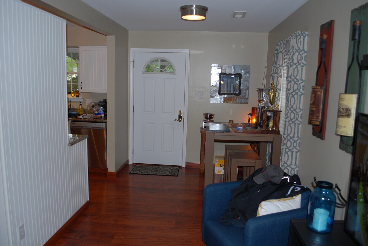 entrance - 102 Deerpath Dr