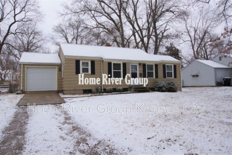 Primary Photo - 9604 E 68 Terrace