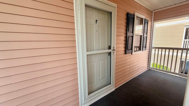 Foto del edificio - 638 Waterway Village Blvd