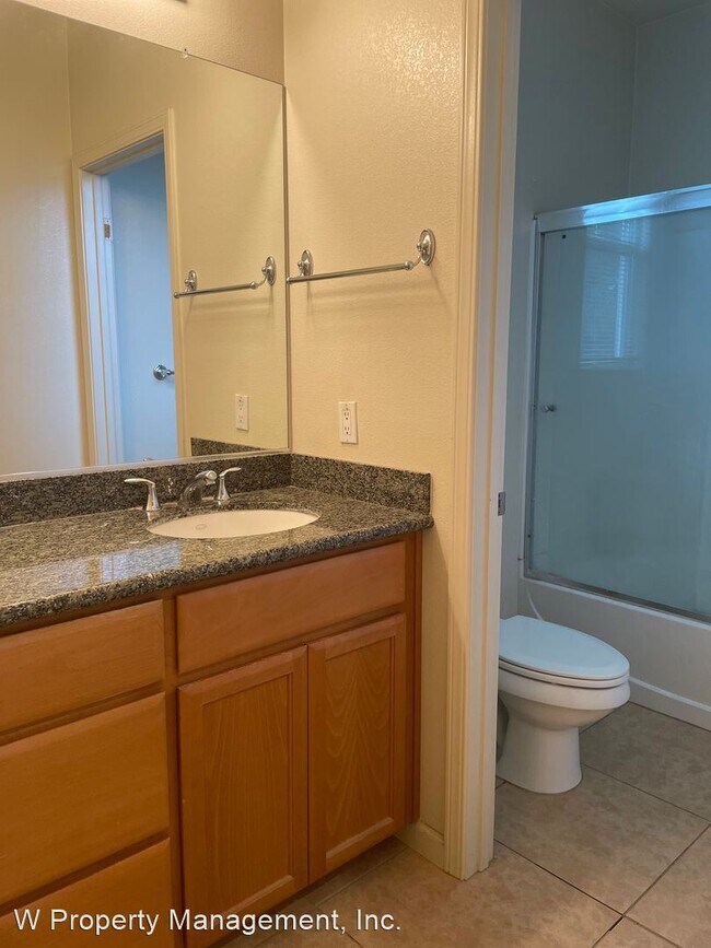 Building Photo - 3 br, 2.5 bath House - 1505 Pembleton Place