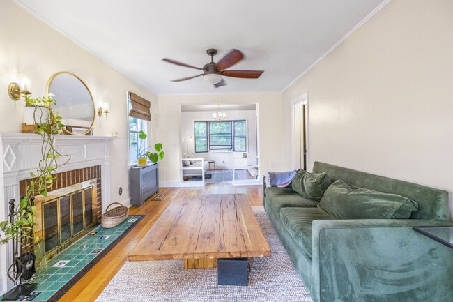 Photo - Beautiful Updated 3 BR/2.5 BA single-Famil... House