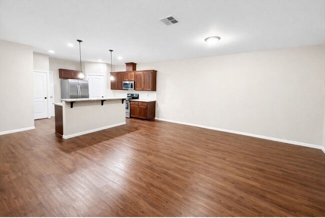 Foto del edificio - Free Dec Rent!