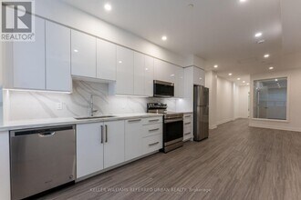 Building Photo - 475 Queen St W