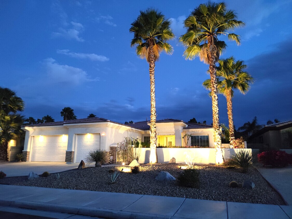 Primary Photo - 74063 Kokopelli Cir