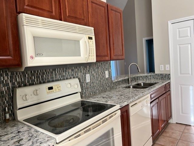 Foto del edificio - 1705 Prestwick Pl