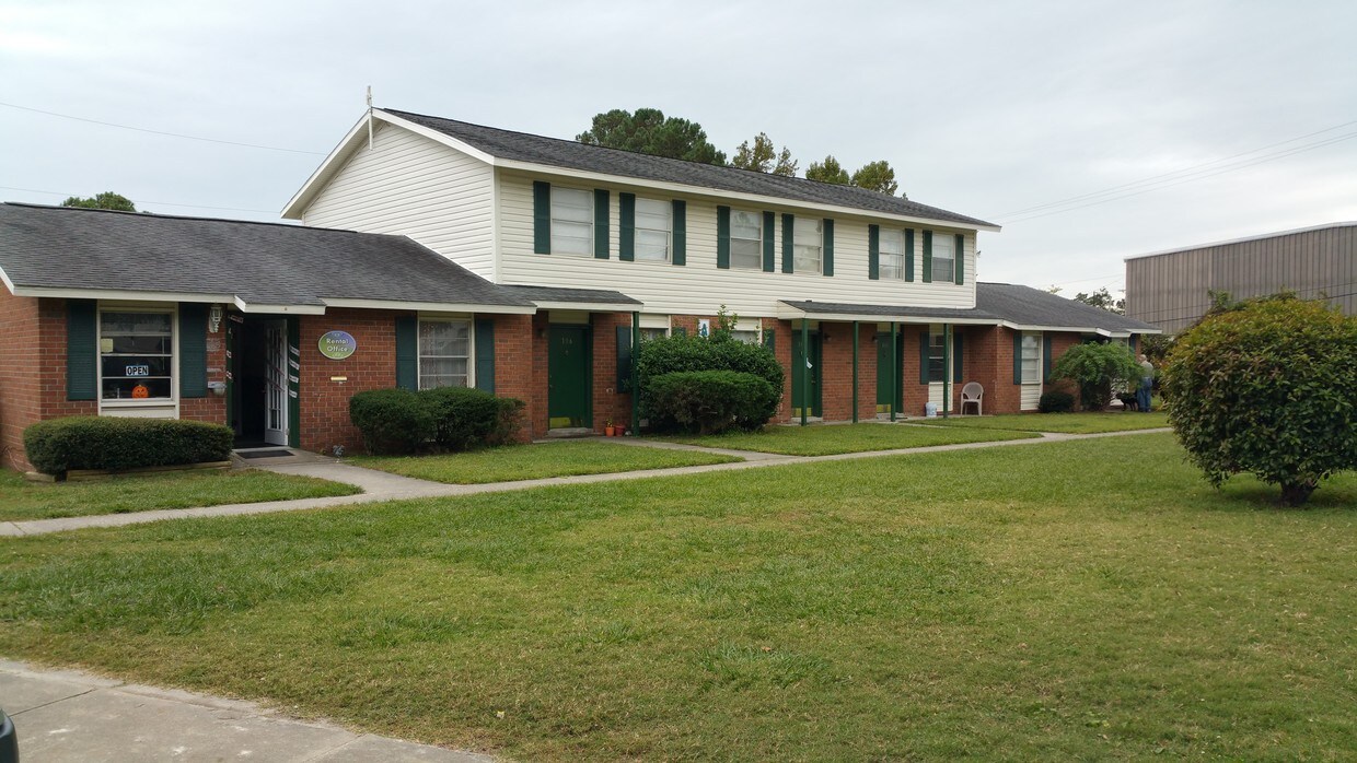 Foto principal - 105 Cedar St