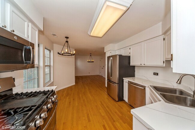 Foto del edificio - 104 Woodbury Ln