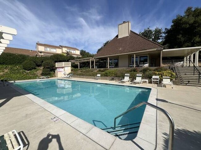 Foto del edificio - Virginia Hills-3 BR, 2.5 Bath Townhome wit...