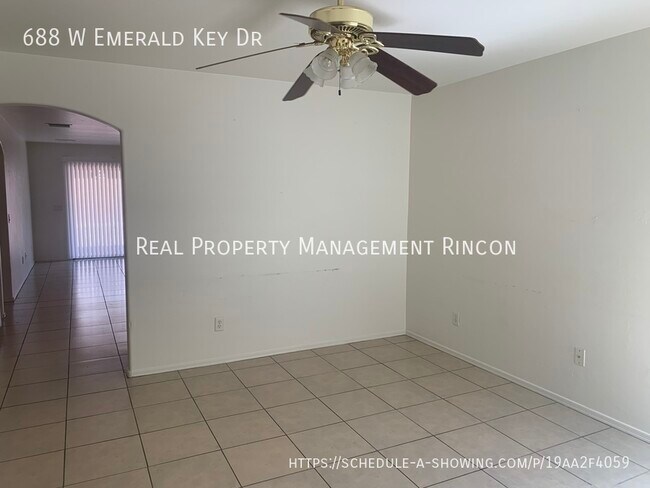 Foto del edificio - 688 W Emerald Key Dr