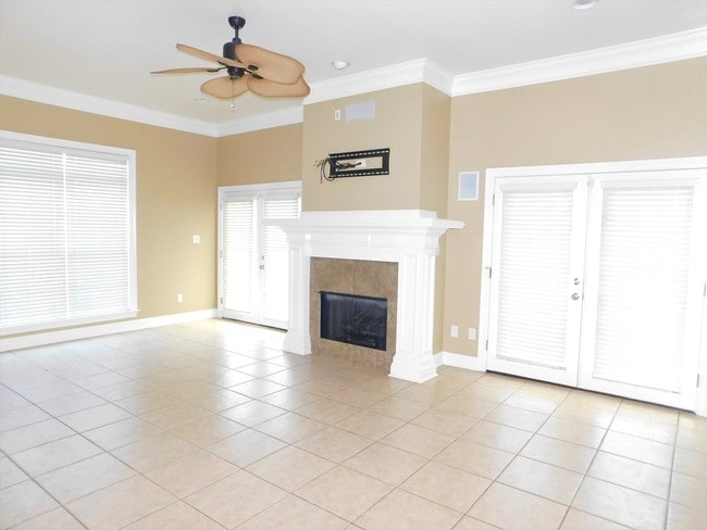 Building Photo - 234 Stonegate Dr