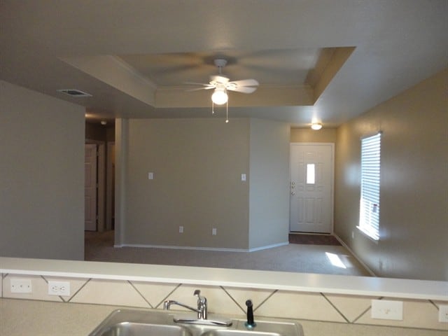 Building Photo - 307 Quail Hollow Dr