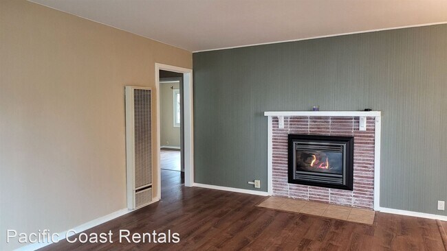 Foto del edificio - 4 br, 1 bath House - 2628 Claremont Dr.