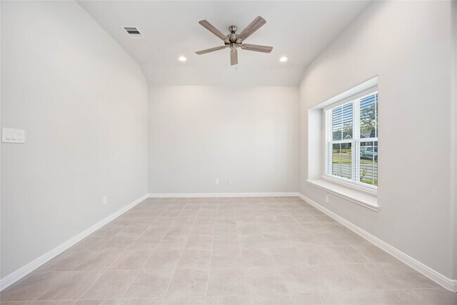 Building Photo - 11824 E Gate Dr