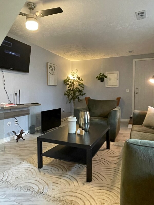 Foto del edificio - 888 W Lombard St